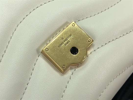 Louis Vuitton Wave Chain Bag - LHB323 - 9