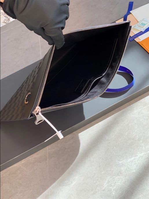 Louis Vuitton Discovery Pochette - LP65 - 7