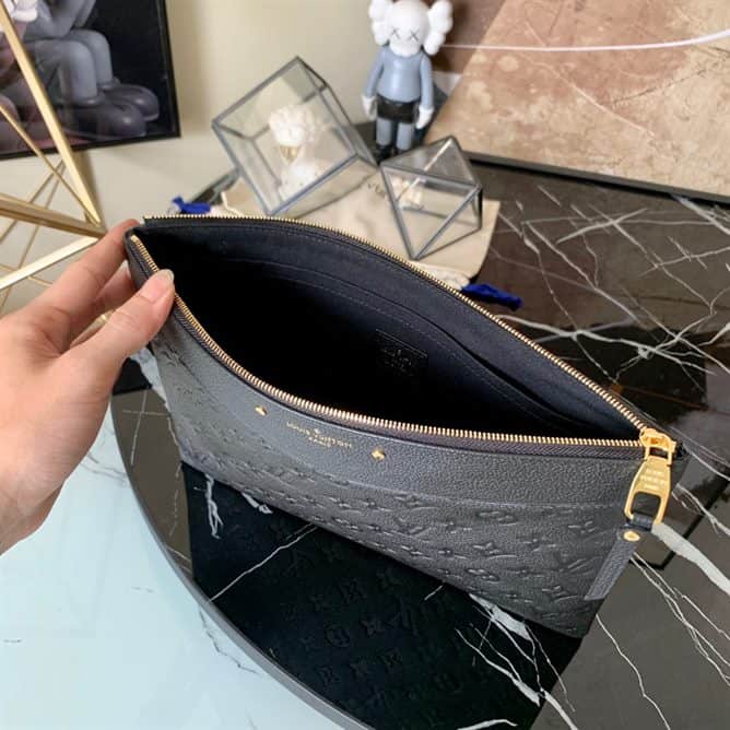 Louis Vuitton Discovery Pochette - LP71 - 7