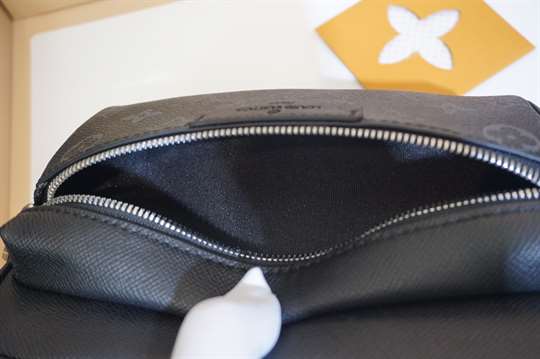 Louis Vuitton Outdoor Bumbag - LMB292 - 9