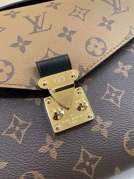 Louis Vuitton Pochette Métis - LHB207 - 9