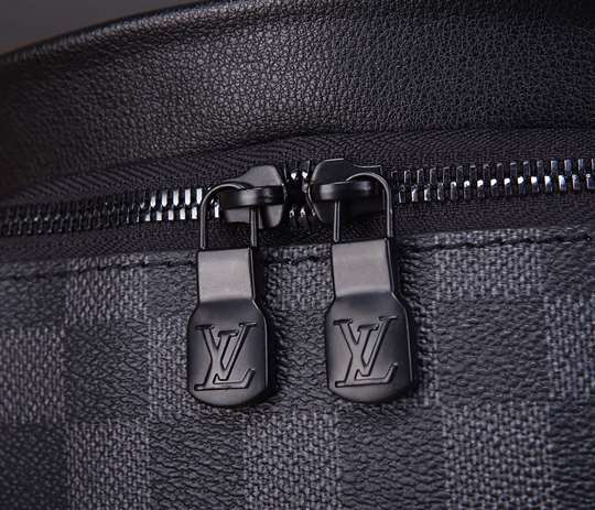 Louis Vuitton Discovery Bumbag - LBB289 - 9