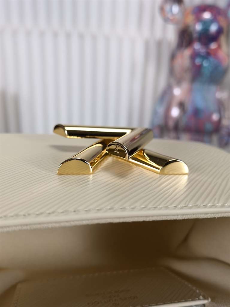 Louis Vuitton Twist PM handbag - LHB650 - 9