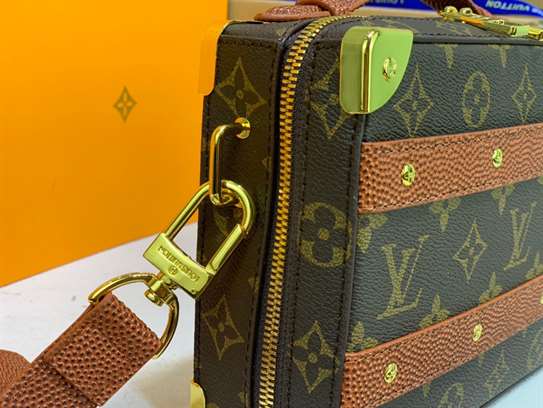 Louis Vuitton Logo Messenger And Shoulder Bag - LMB247 - 8