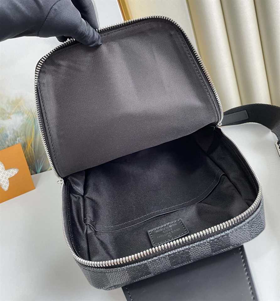 LOUIS VUITTON CHEST PACK BAG - LBP433 - 9