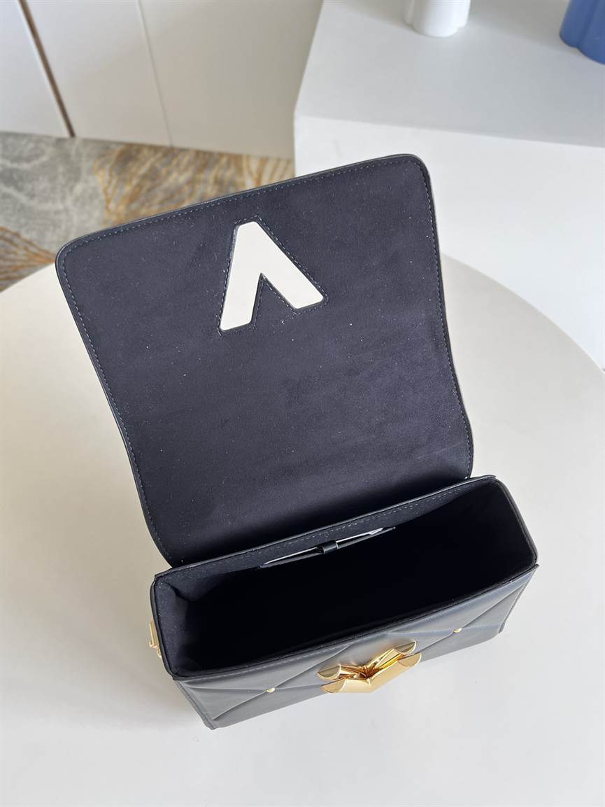 Louis Vuitton Twist MM - LHB525 - 9