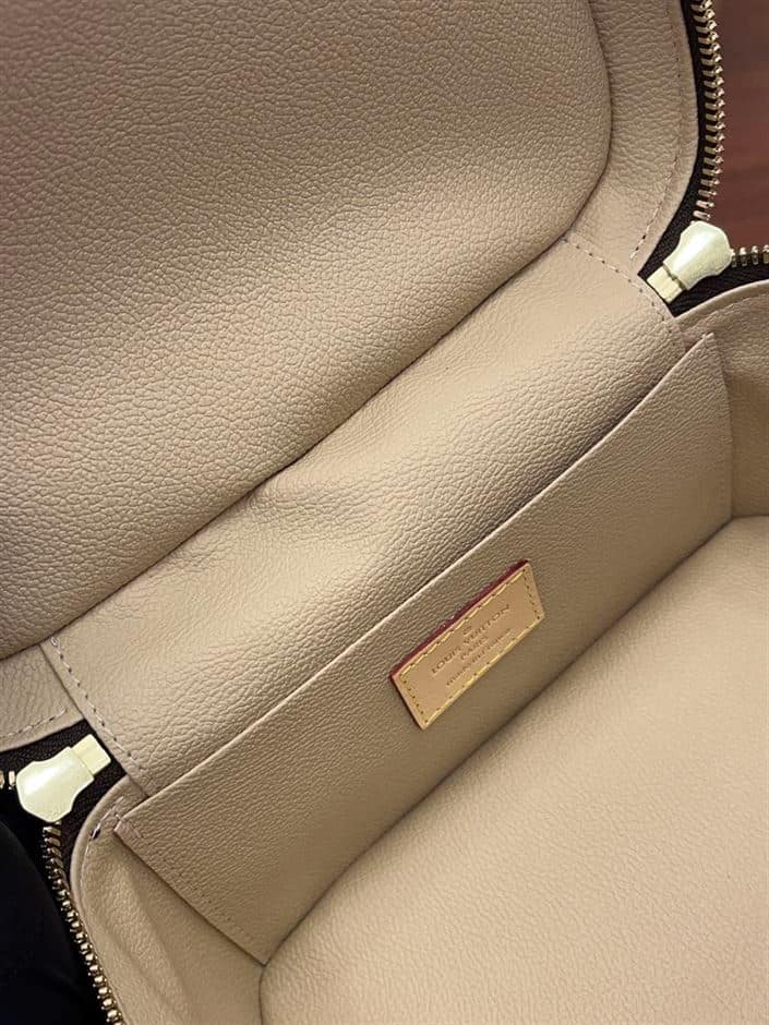 Louis Vuitton Square Bag - LHB437 - 10