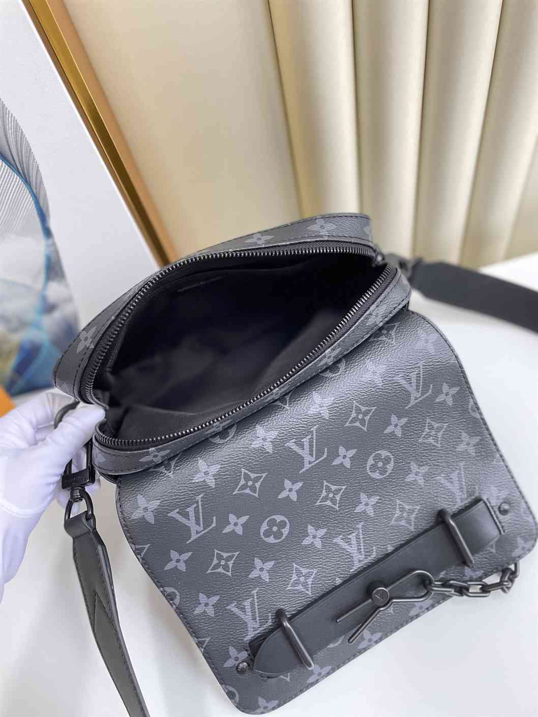 Louis Vuitton Steamer Messenger - LMB322 - 10