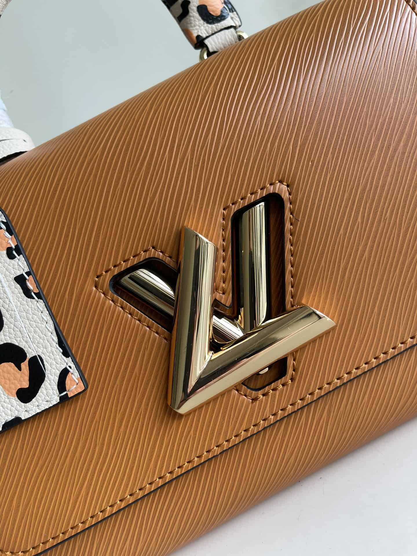 Louis Vuitton Twist MM Epi Leathers In Gold Cipango - LHB484 - 9