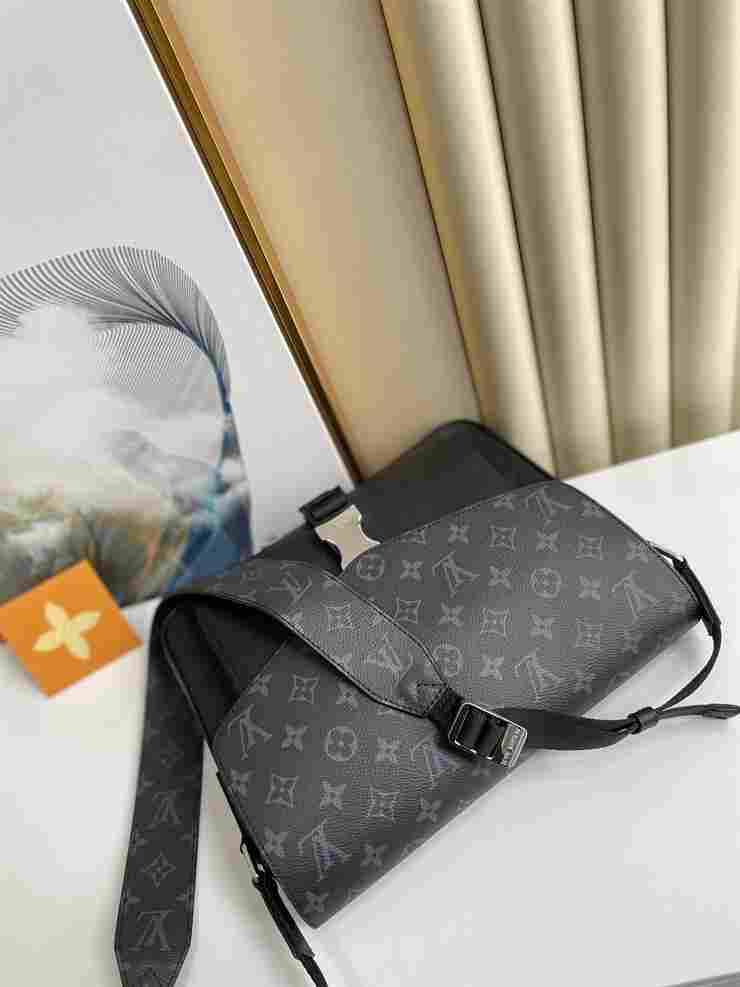 Louis Vuitton Messengerama Bag - LMB323 - 10