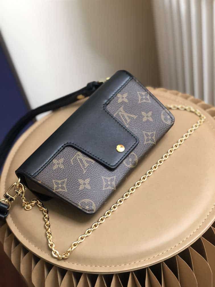 Louis Vuitton Padlock On Strap - LHB358 - 10