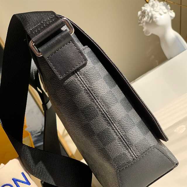 Louis Vuitton District Pm Damier Graphite Canvas LMB030 - 9
