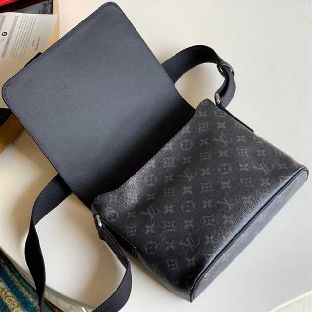 Louis Vuitton District Pm Monogram Eclipse Canvas LMB024 - 9