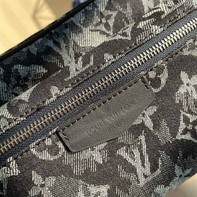 Louis Vuitton Outdoor Bumbag Monogram Canvas LBB041 - 8