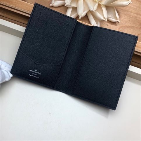 Louis Vuitton Passport Cover - WPR087 - 4