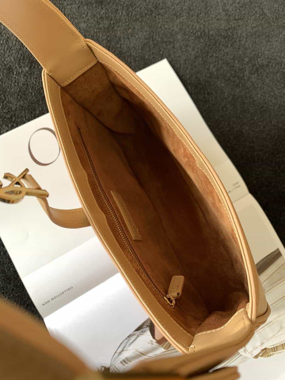 Le 5 À 7 Hobo Bag In Vegetable-Tanned Leather - YPS08 - 4