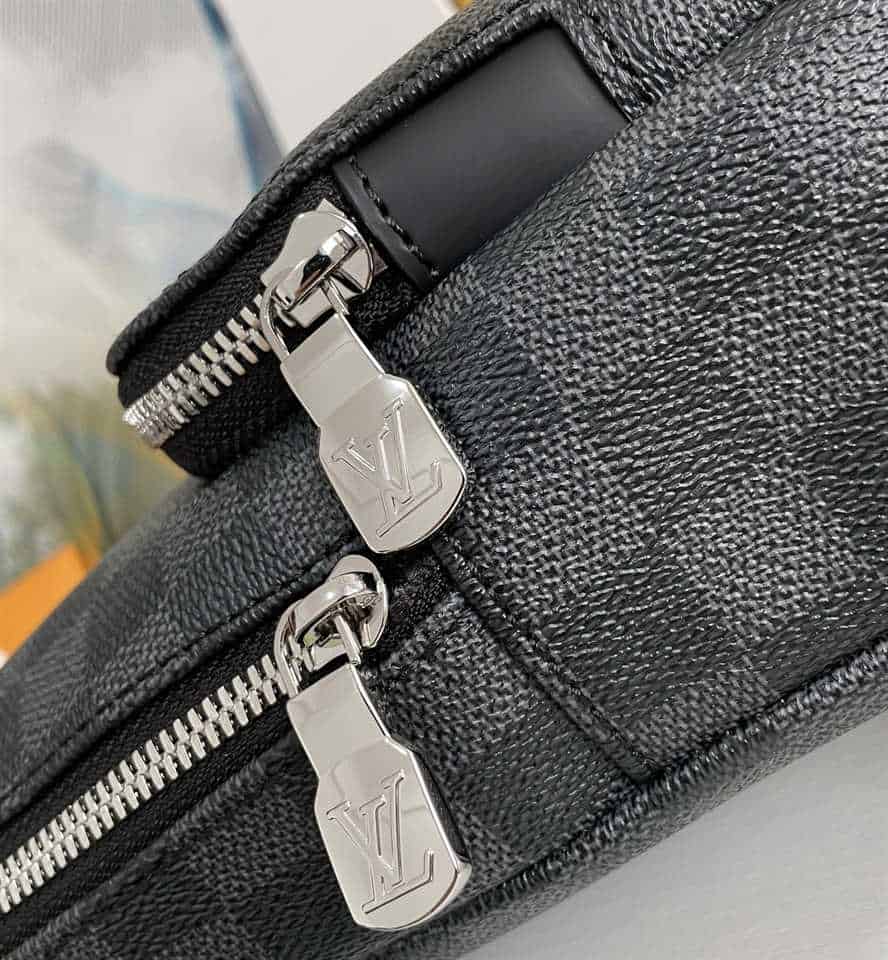 LOUIS VUITTON CHEST PACK BAG - LBP433 - 4