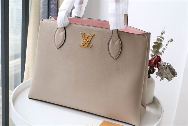 Louis Vuitton Lockme Shopper - LHB497 - 4