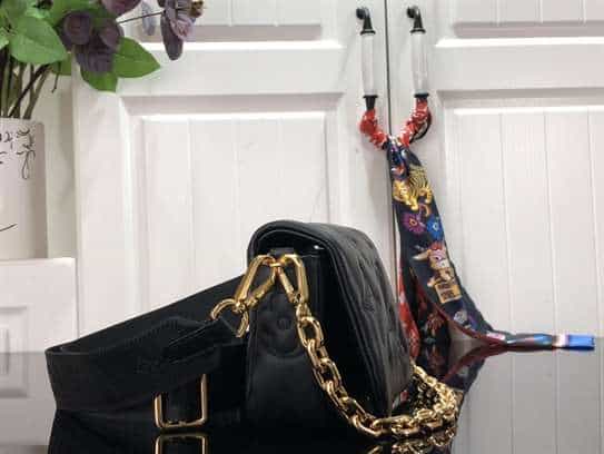 Wallet On Strap Bubblegram Leather - WPR132 - 3