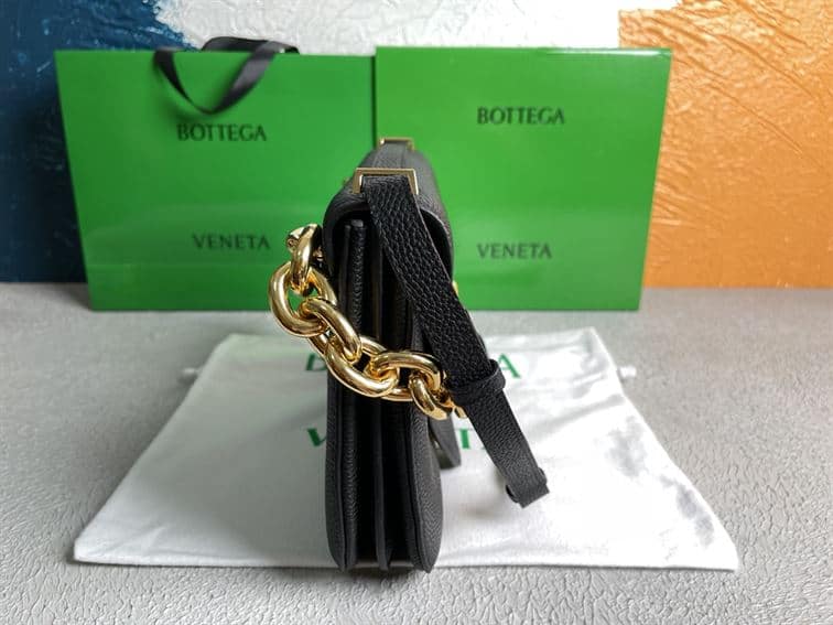 Bottega Veneta Wonmen's Mount in Black - PBV14 - 6