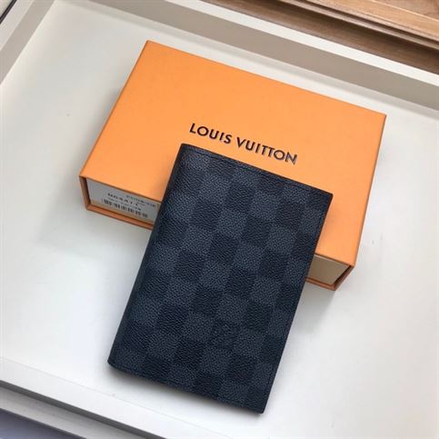 Louis Vuitton Passport Cover - WPR087 - 2