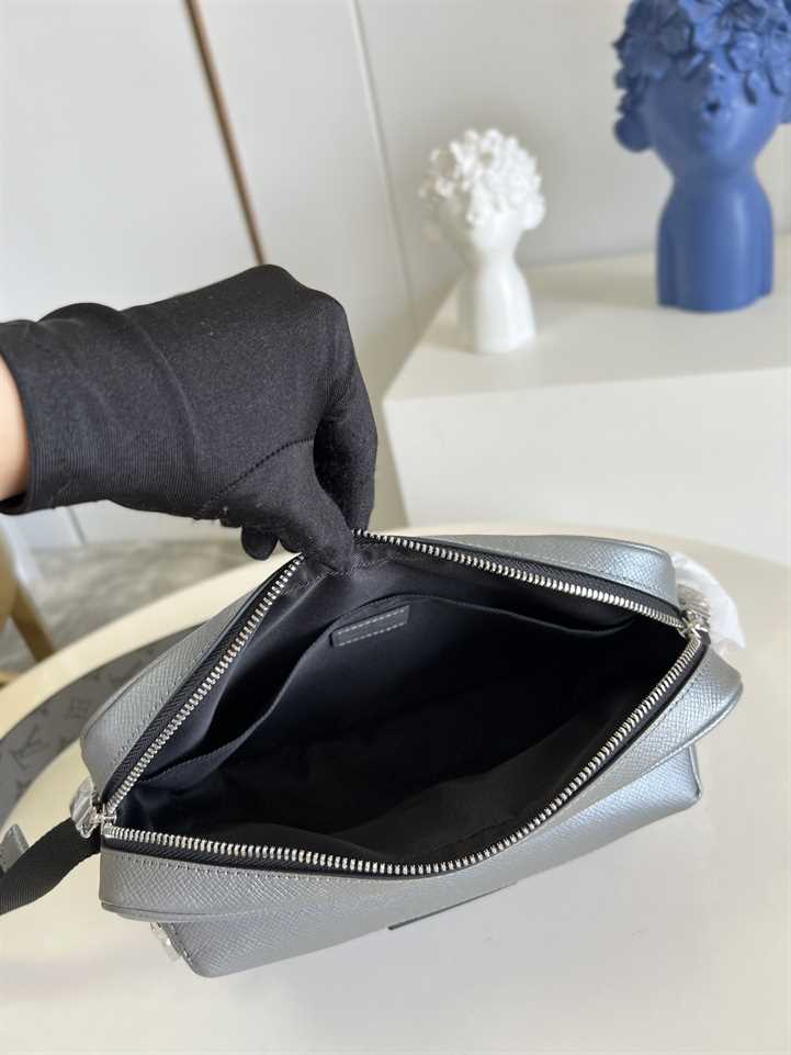 LOUIS VUITTON OUTDOOR MONOGRAM BAG - LMB327 - 3