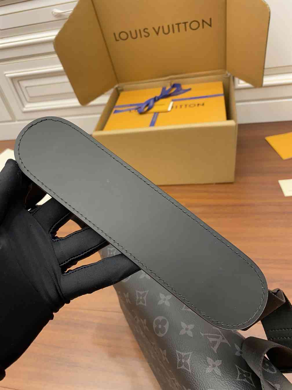 Louis Vuitton Messenger PM Voyager Bag - LMB321 - 3