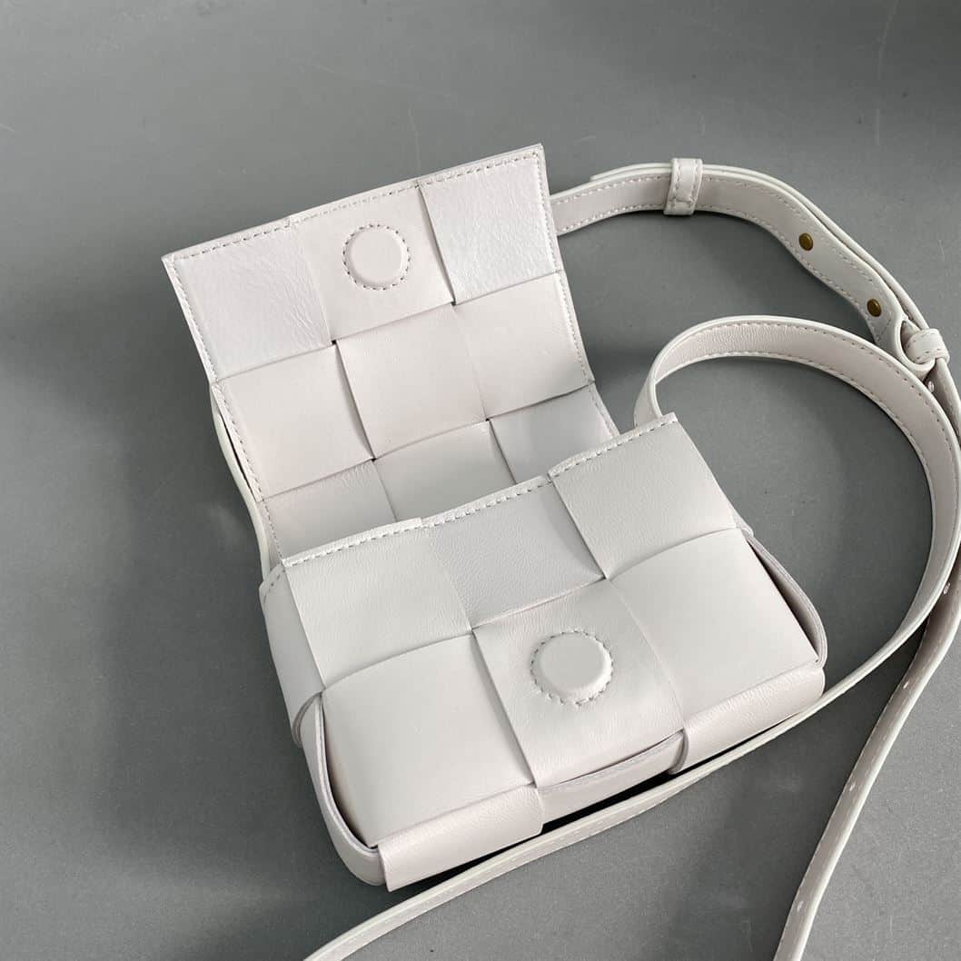 Bottega veneta Cassette in White - PBV06 - 6