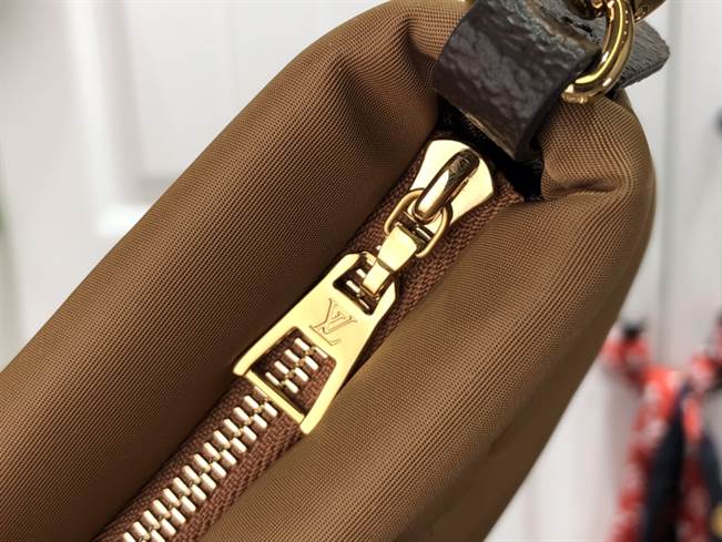 Louis Vuitton Maxi Multi Pochette Accessoires - LHB459 - 8