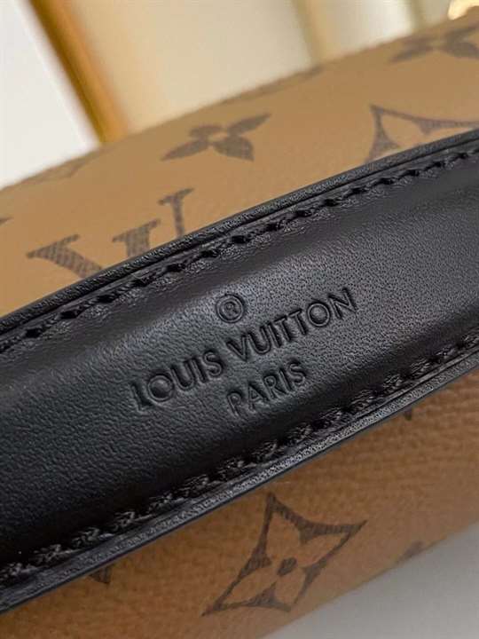 Louis Vuitton Pochette Métis - LHB207 - 8