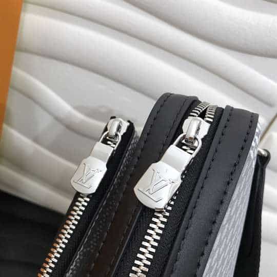 Louis Vuitton Outdoor Bumbag - LMB305 - 4