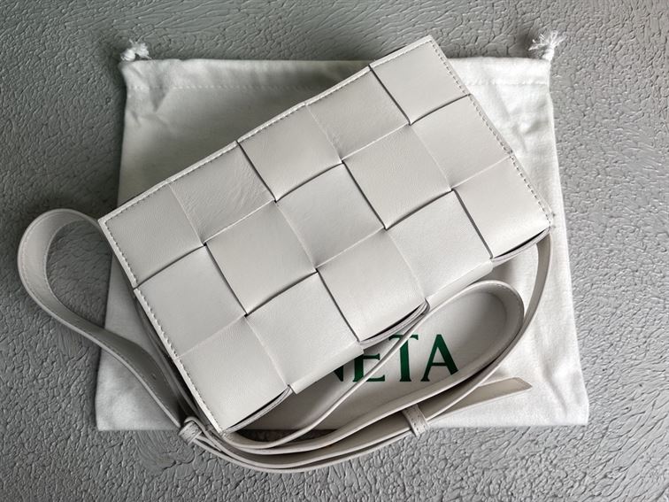 Bottega veneta Women's Cassette in White - PBV08 - 4