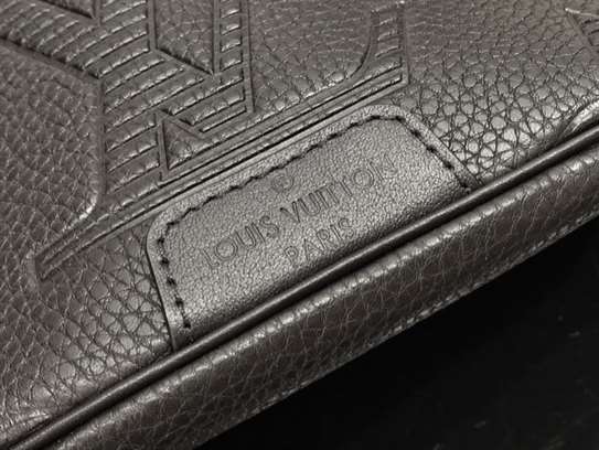 Louis Vuitton Discovery Bumbag - LBB256 - 6