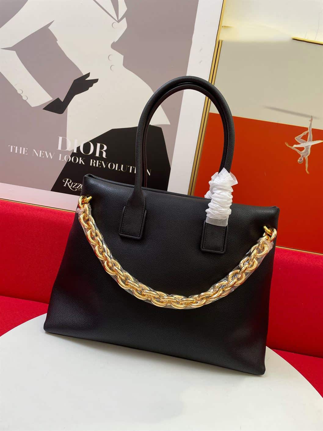 Bottega Veneta Women's Chain Tote in Black - PBV19 - 2
