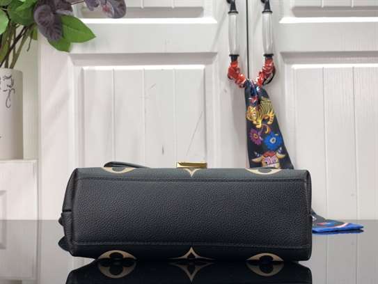 Louis Vuitton Madeleine BB handbag - LHB665 - 7