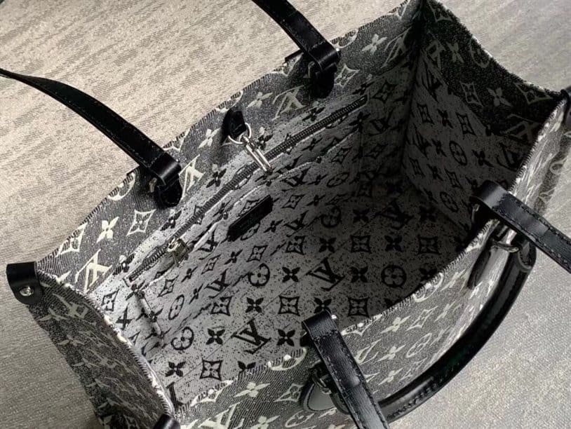 Louis Vuitton OnTheGo MM Tote Bag - LTB557 - 5