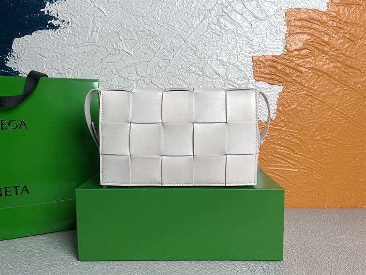Bottega veneta Women's Cassette in White - PBV08 - 2