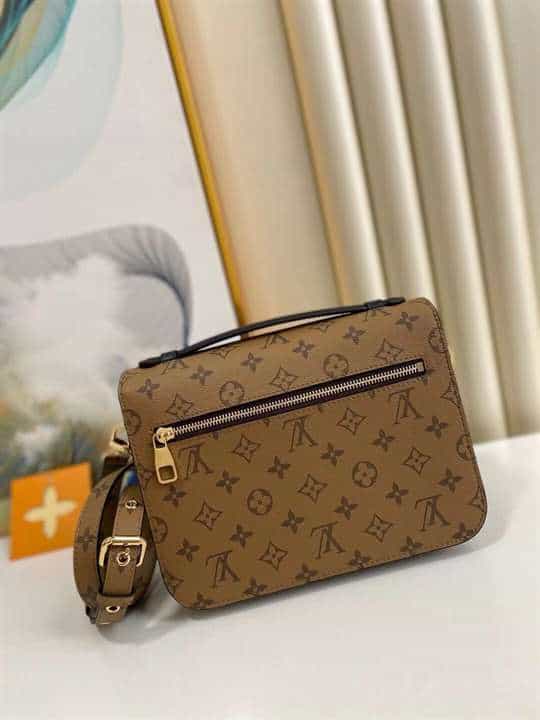 Louis Vuitton Pochette Métis - LHB207 - 2
