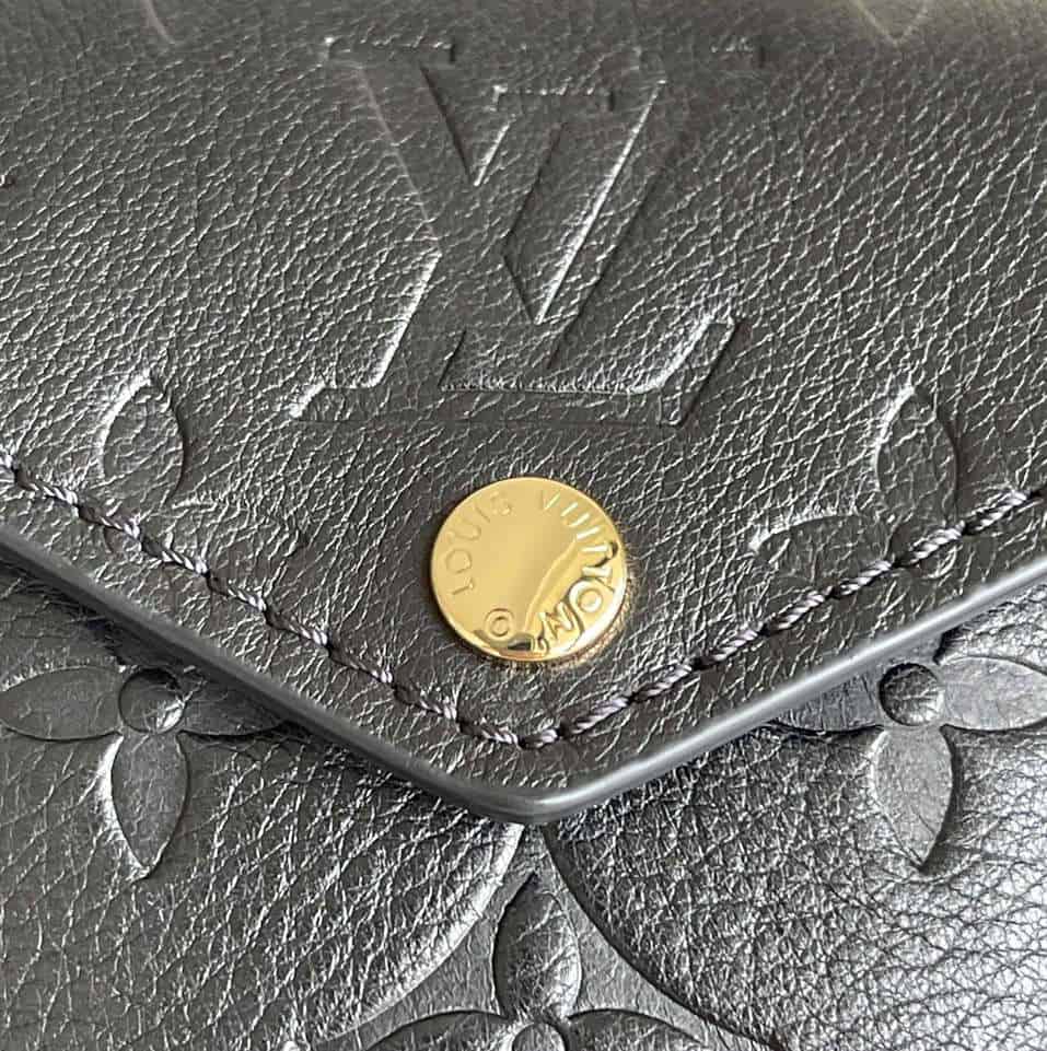 Louis Vuitton Utility Crossbody - LHB199 - 5
