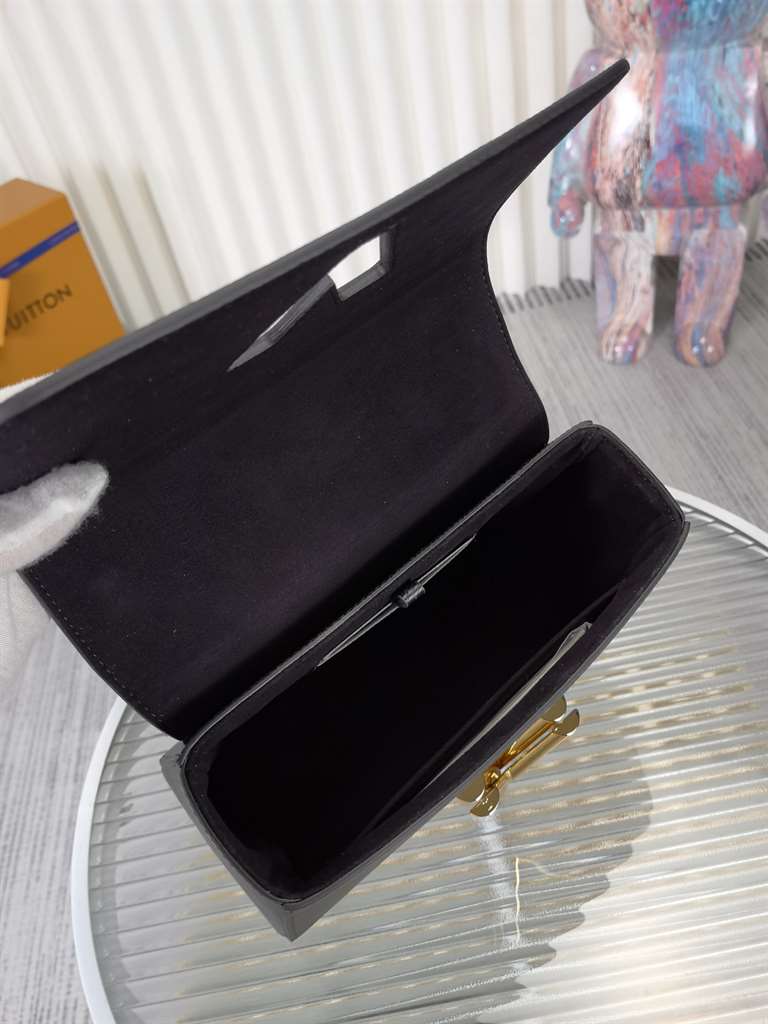 Louis Vuitton Twist MM handbag - LHB651 - 5