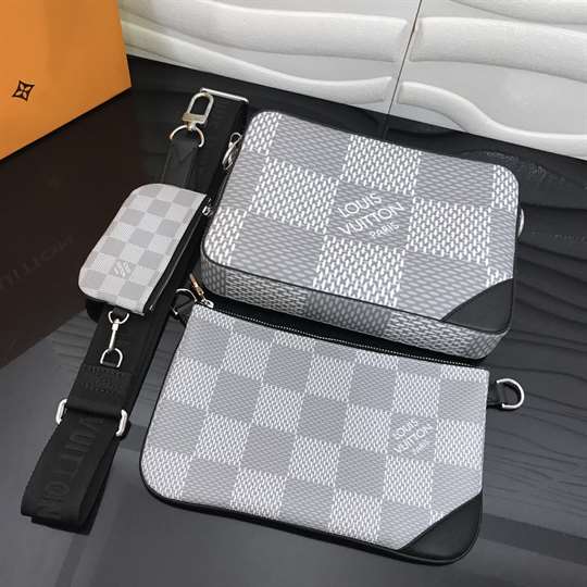 Louis Vuitton Outdoor Bumbag - LMB305 - 3