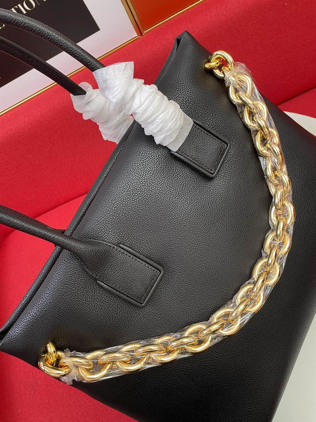 Bottega Veneta Women's Chain Tote in Black - PBV19 - 3