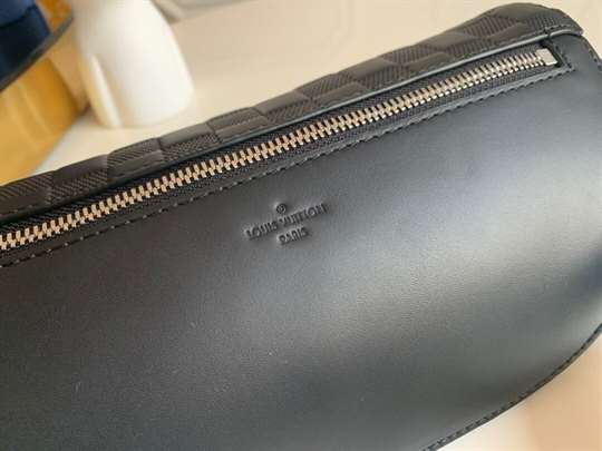 Louis Vuitton Discovery Bumbag - LBB249 - 5