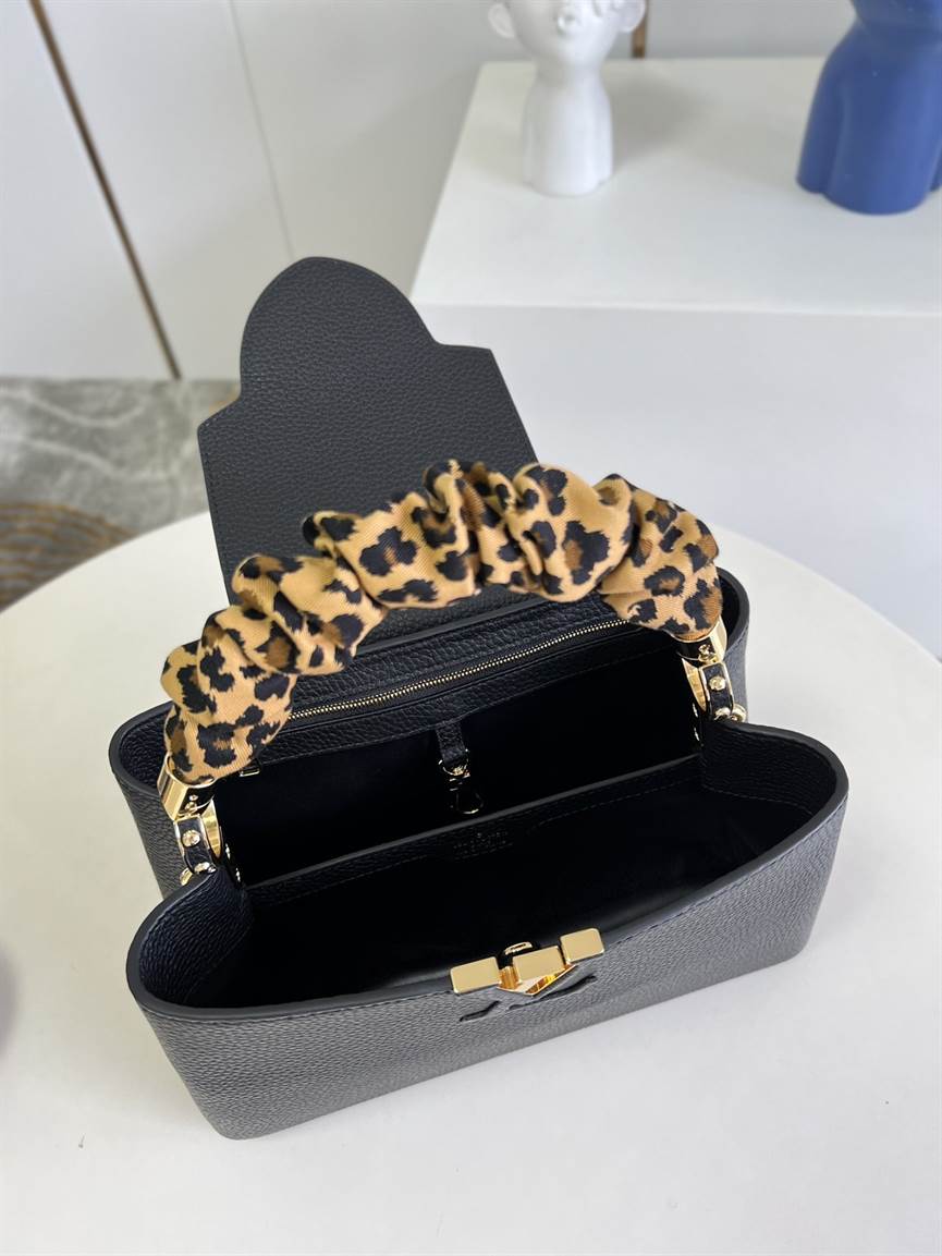 Louis Vuitton Capucines MM - LHB514 - 6