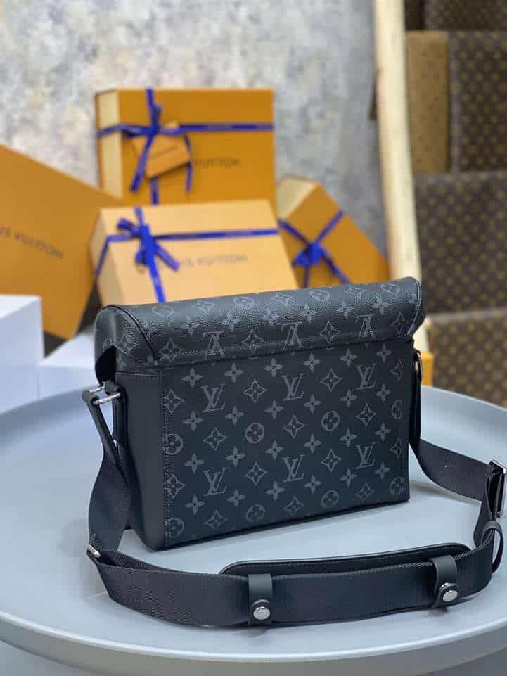 Louis Vuitton Messenger PM Voyager - LMB241 - 3