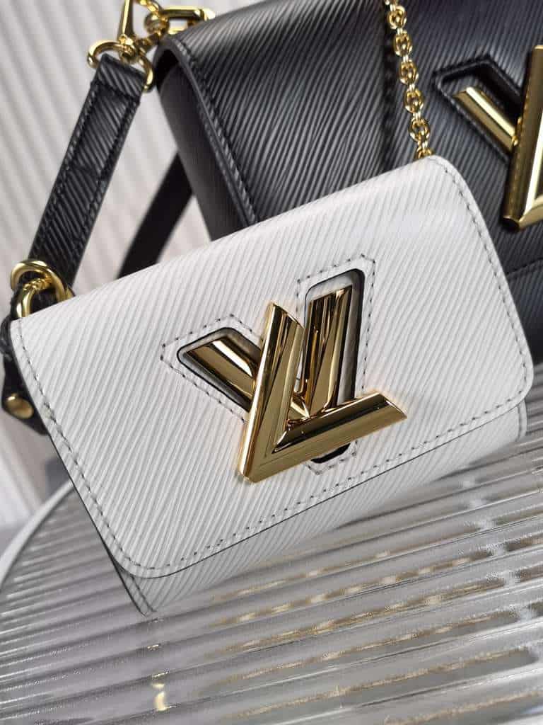 Louis Vuitton Twist MM handbag - LHB612 - 7