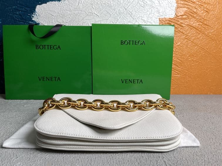 Bottega Veneta Wonmen's Mount in White - PBV16 - 6