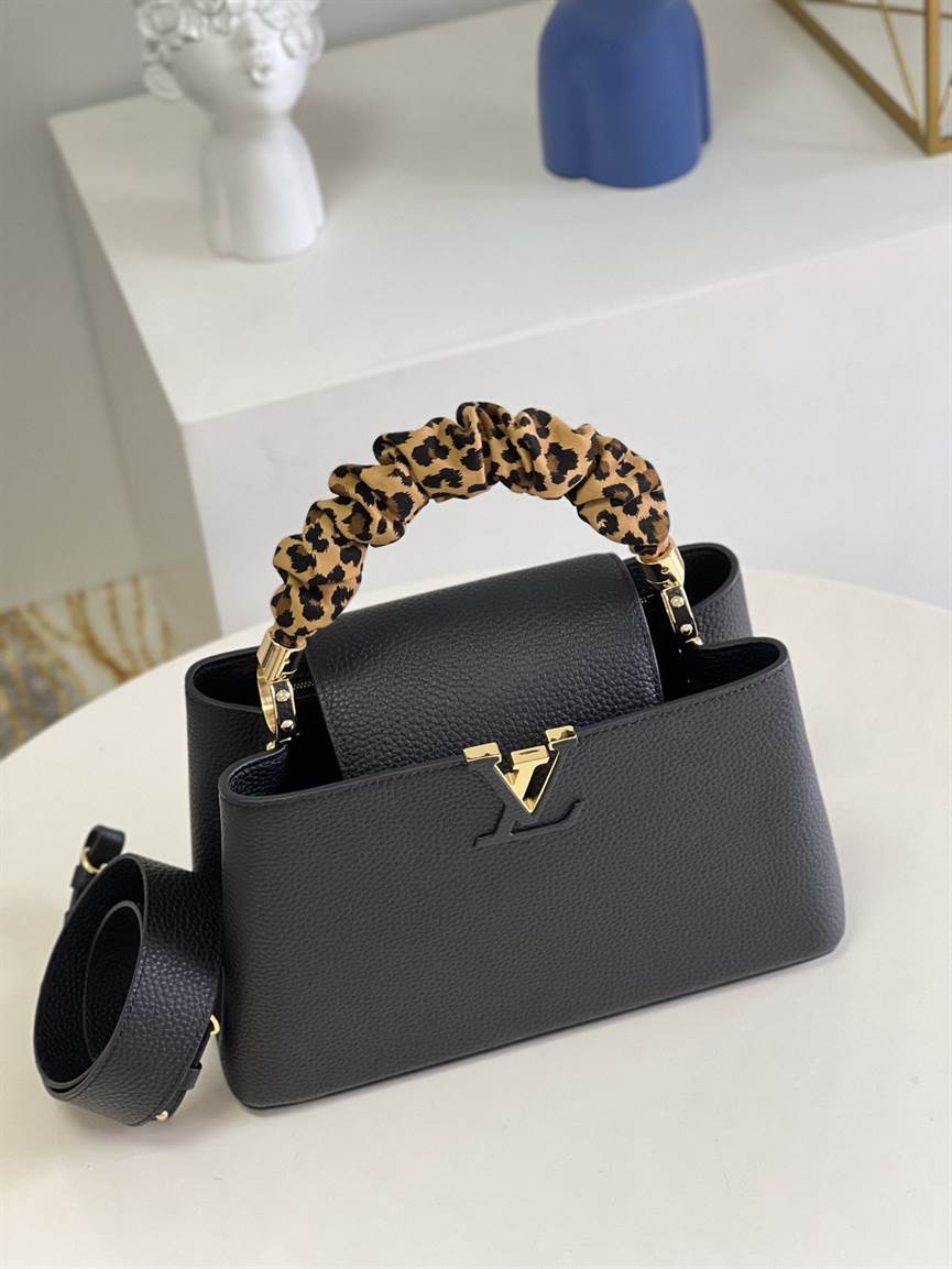 Louis Vuitton Capucines MM - LHB514 - 4