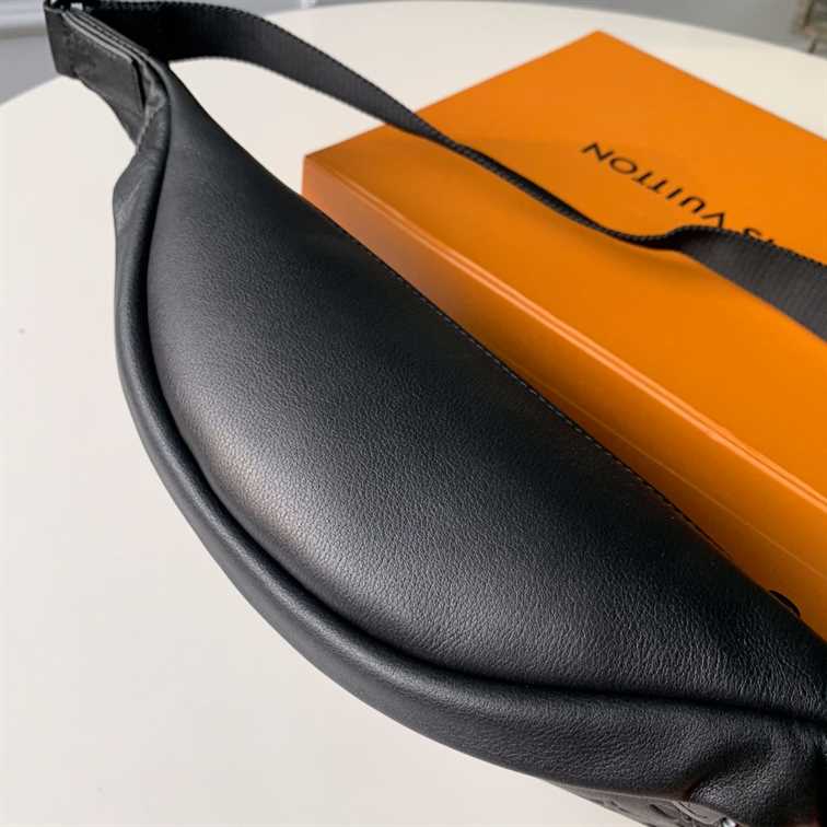 LOUIS VUITTON DISCOVERY BUMBAG - LMB339 - 5