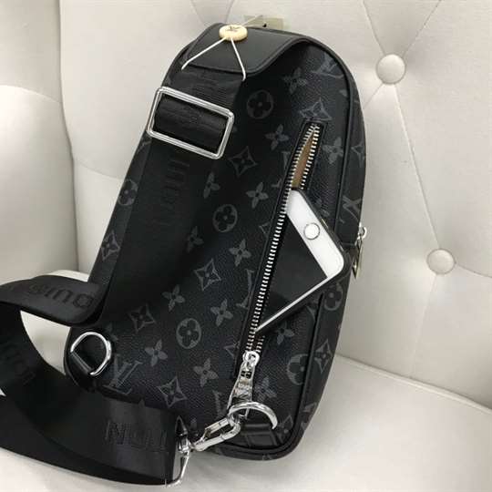Louis Vuitton Avenue Sling Bag LMB306 - 5